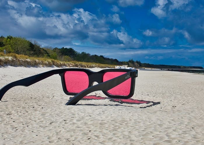 Rosa Sonnenbrille am Strand von Zingst
