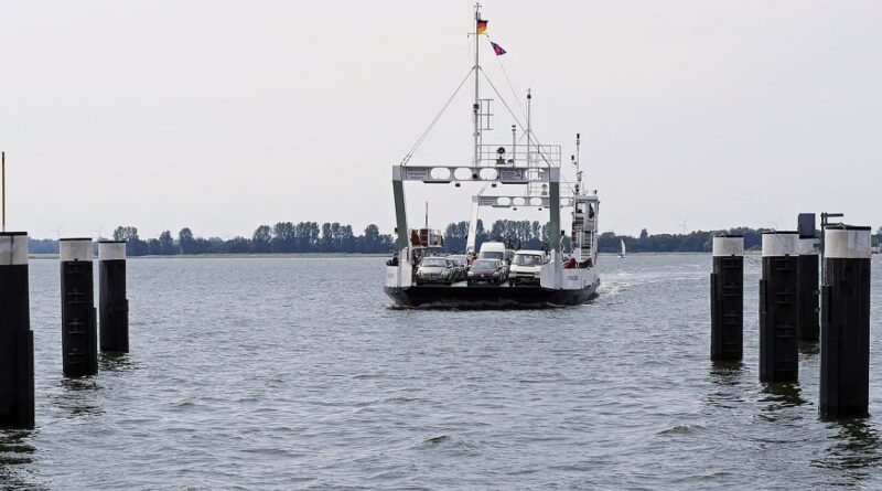 Sundhagen, Rügen-Fähre Anleger Stahlbrode